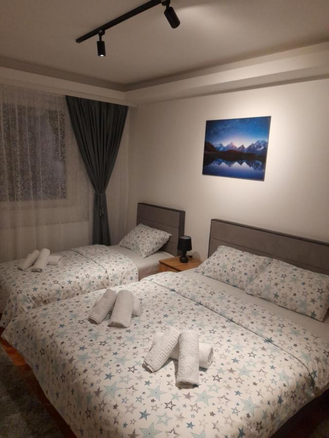 Holiday Apartaments 2 Ni エクステリア 写真