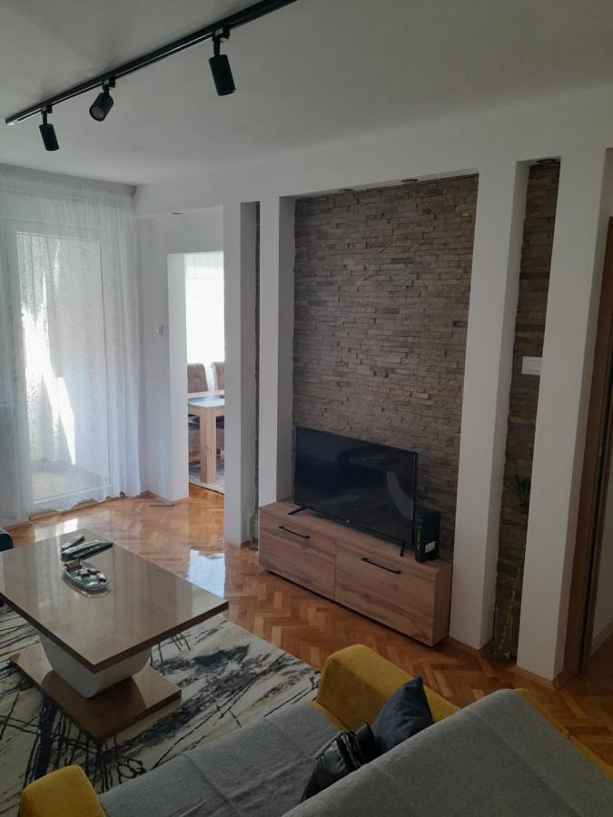 Holiday Apartaments 2 Ni エクステリア 写真