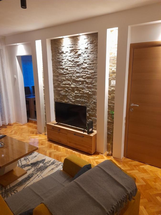 Holiday Apartaments 2 Ni エクステリア 写真