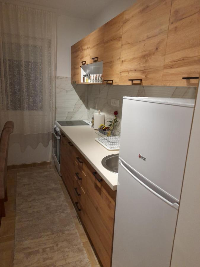 Holiday Apartaments 2 Ni エクステリア 写真