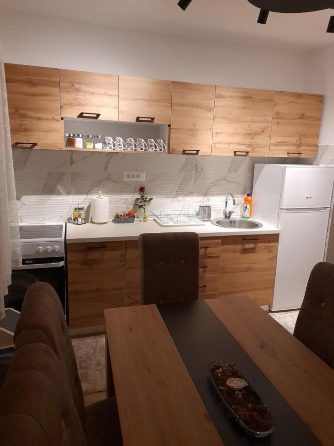 Holiday Apartaments 2 Ni エクステリア 写真