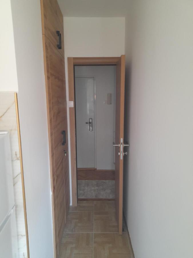 Holiday Apartaments 2 Ni エクステリア 写真