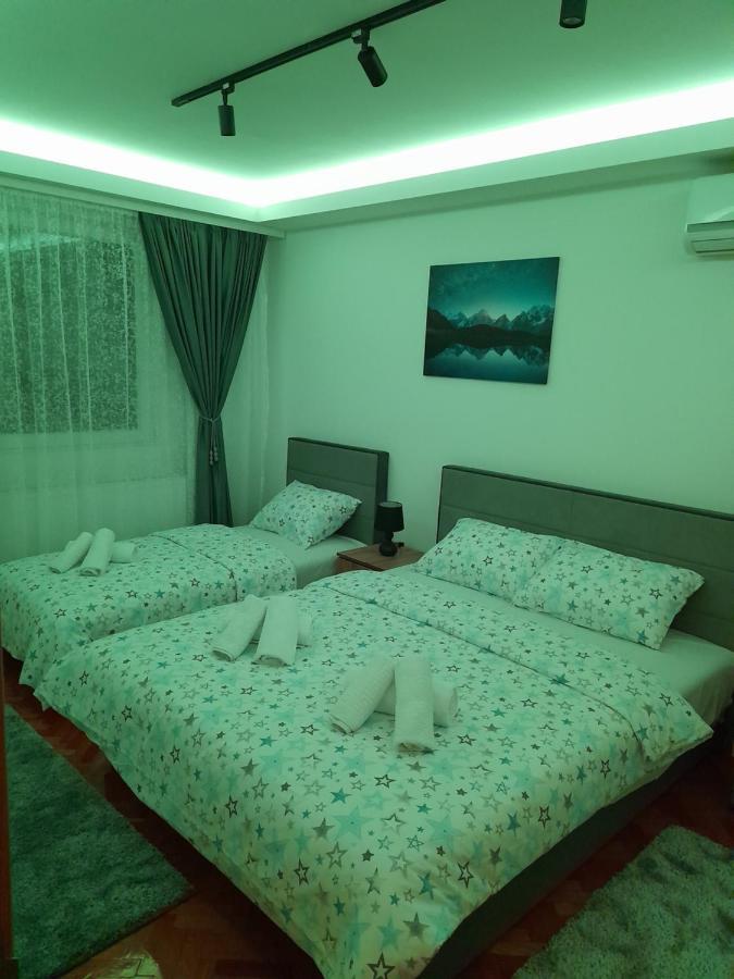 Holiday Apartaments 2 Ni エクステリア 写真